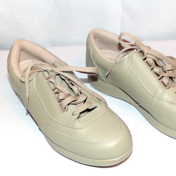 Hush Puppies Shoes Hush Puppies Womens Walking Shoes